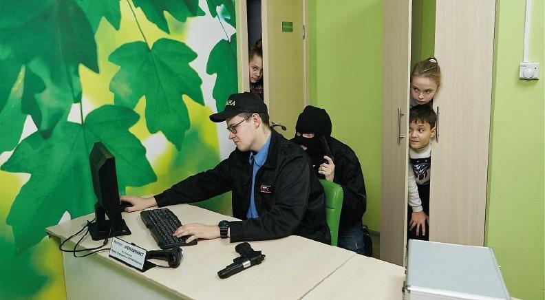 перформанс Ограбление века в Владивостоке фото 2